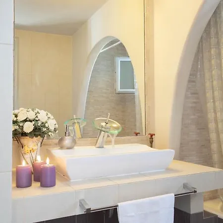 Arya Villa Naousa (Paros)