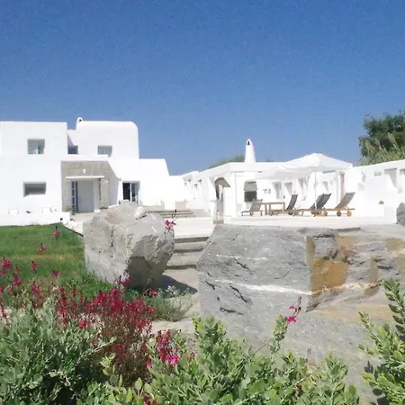 Arya * Naousa (Paros)