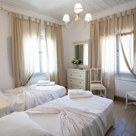 Arya Villa Naousa (Paros)
